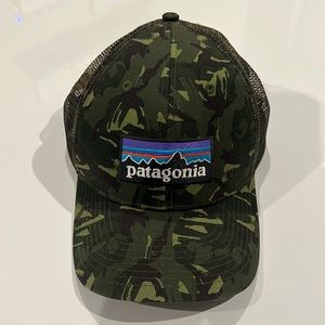 Vintage Patagonia green camo trucker hat mens